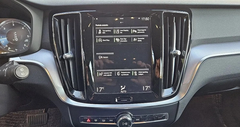 Volvo V60 cena 88000 przebieg: 161000, rok produkcji 2019 z Włocławek małe 277